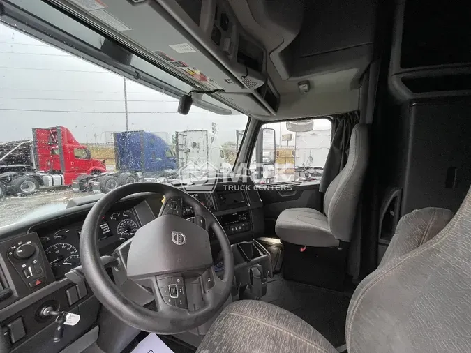 2020 VOLVO VNL64T760