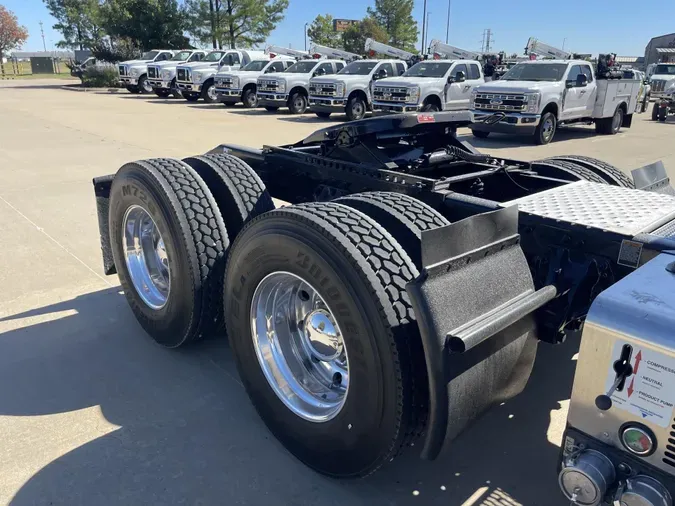 2024 Peterbilt 389