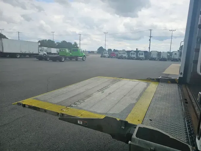 2020 FREIGHTLINER M2 106