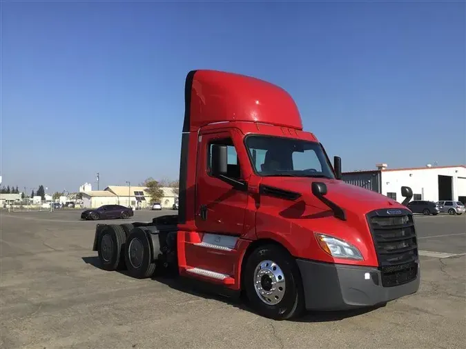 2021 FREIGHTLINER CA126