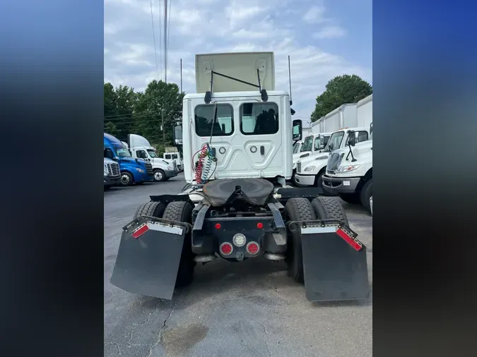 2019 FREIGHTLINER/MERCEDES CASCADIA 125