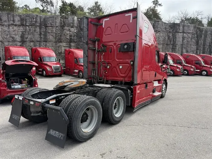2023 FREIGHTLINER Cascadia 126