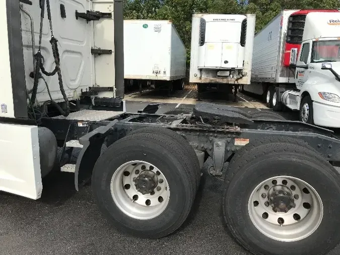 2020 Freightliner T12664ST