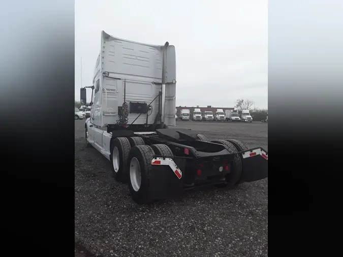 2019 VOLVO VNL64T-760