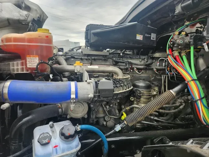 2021 FREIGHTLINER Cascadia 126