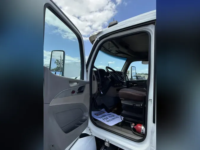 2020 Peterbilt 567