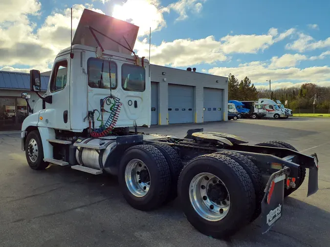 2018 FREIGHTLINER/MERCEDES CASCADIA 125