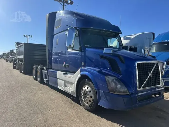 2016 VOLVO VNL64T670