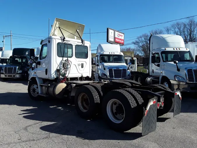 2017 FREIGHTLINER/MERCEDES CASCADIA 113