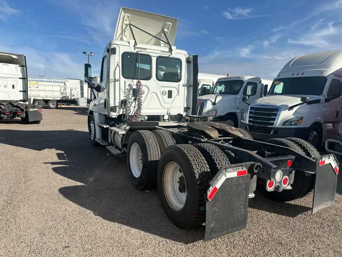 2016 FREIGHTLINER/MERCEDES CASCADIA 125