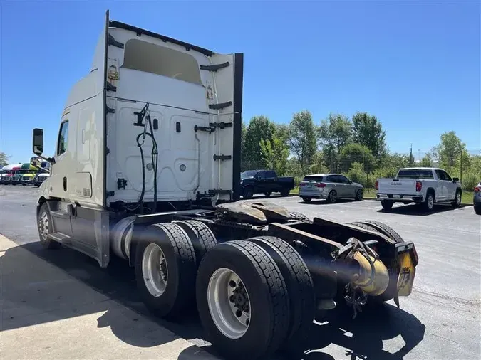 2020 FREIGHTLINER CA116