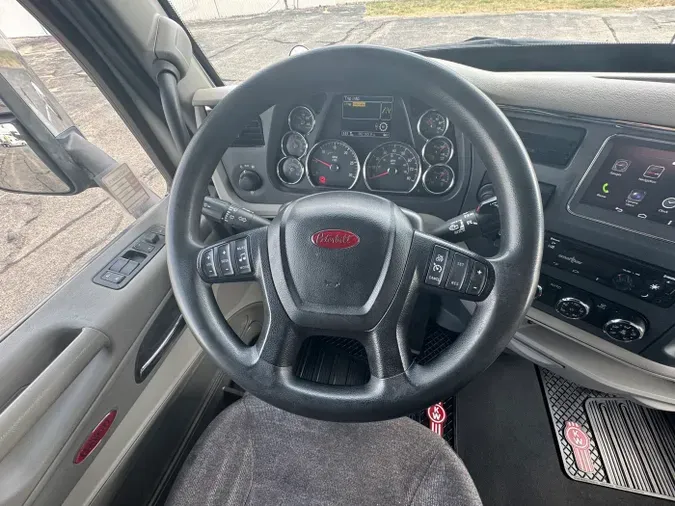2022 Peterbilt 579