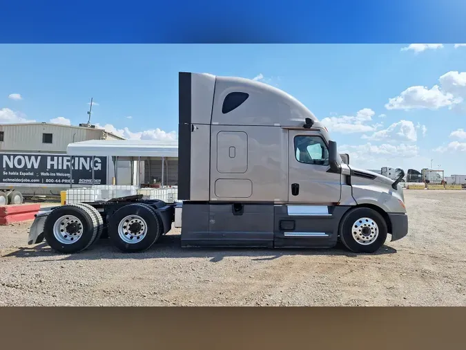 2022 Freightliner Cascadia 126