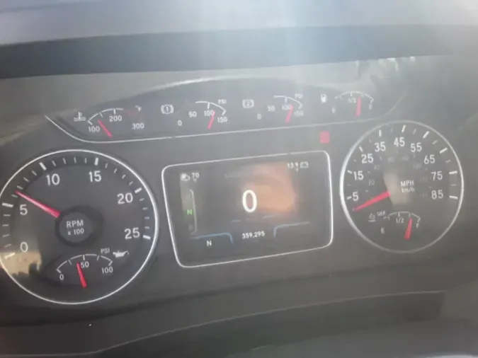 2020 NAVISTAR INTERNATIONAL LT625 SLPR CAB