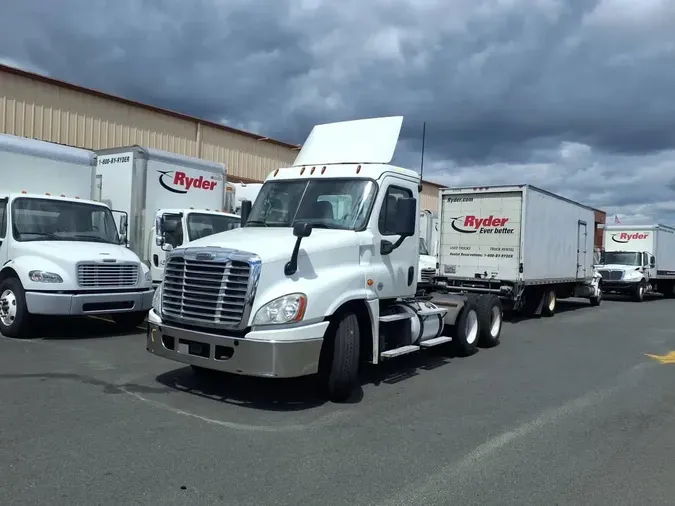 2018 FREIGHTLINER/MERCEDES CASCADIA 1253289b396e4c59192d280afc00fe79b50