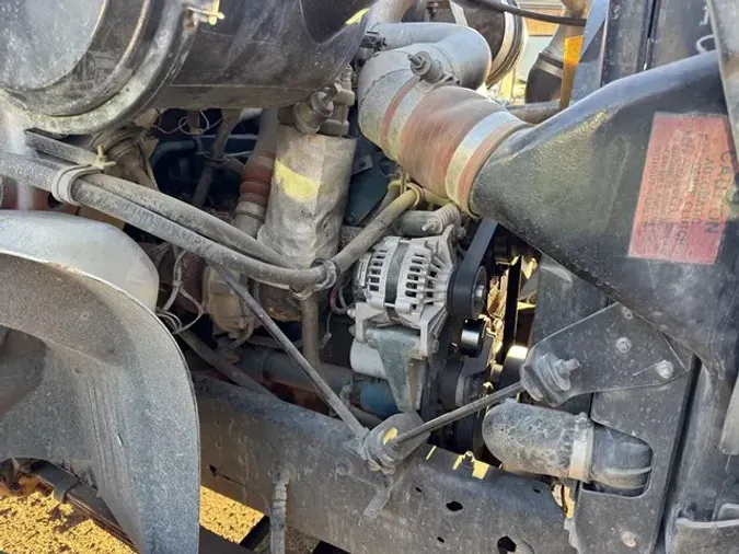 2003 INTERNATIONAL 8100