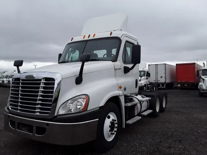 2014 FREIGHTLINER/MERCEDES CASCADIA 125