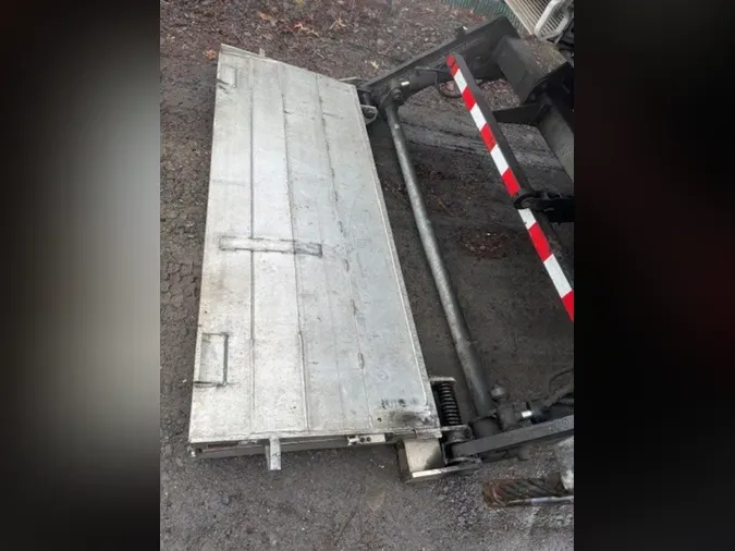 2019 FREIGHTLINER/MERCEDES M2 106