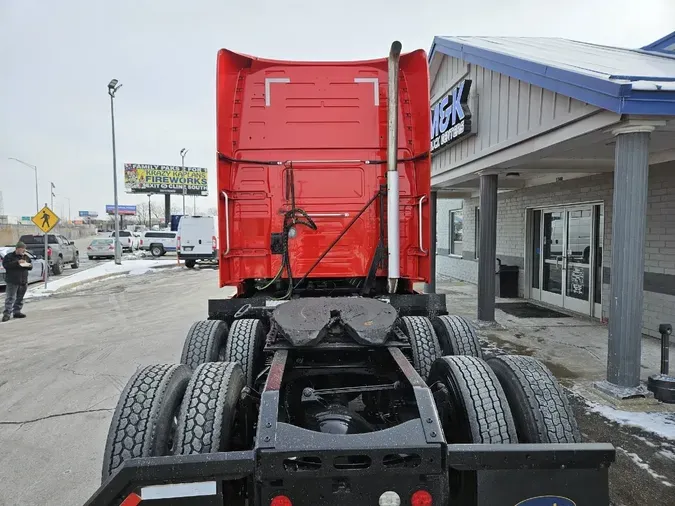 2020 VOLVO VNL64T760