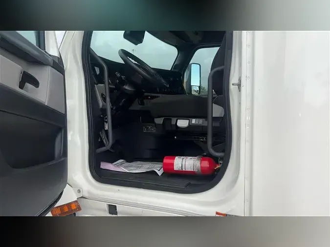 2021 FREIGHTLINER CA126