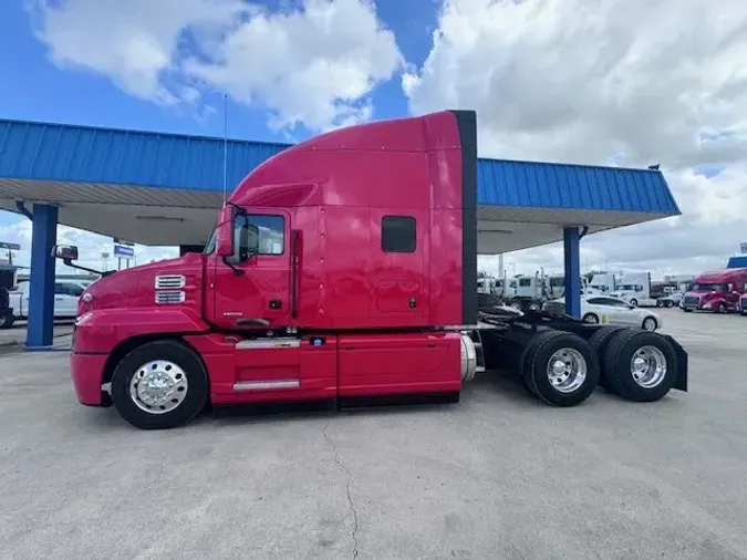 2022 MACK AN64T70