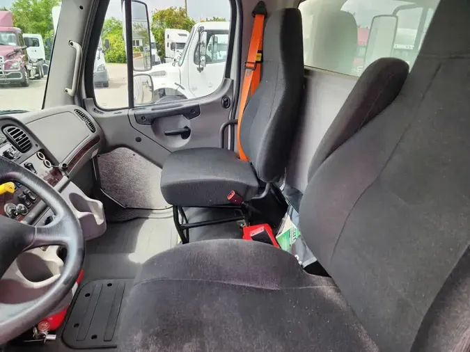 2019 FREIGHTLINER/MERCEDES M2 106