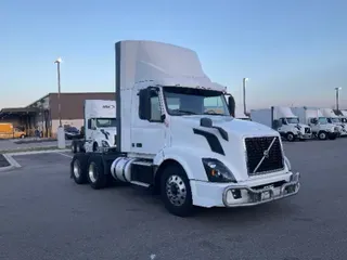 2018 Volvo VNL64300