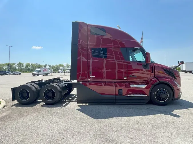 2026 VOLVO VNL64T860