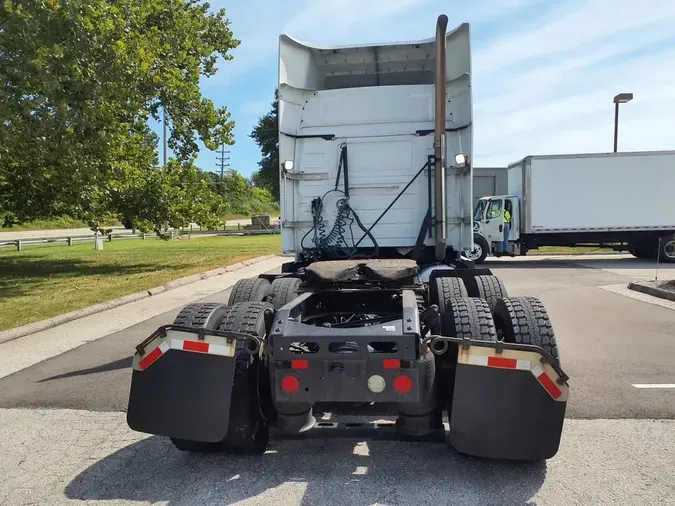 2020 VOLVO VNR64T-640