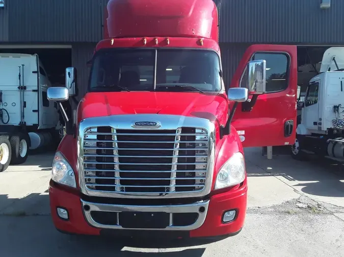 2018 FREIGHTLINER CASCADIA 113