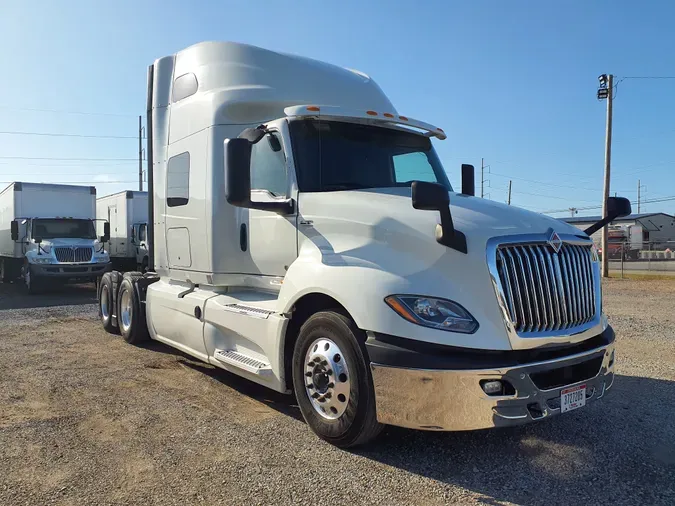 2019 NAVISTAR INTERNATIONAL LT625 SLPR CAB