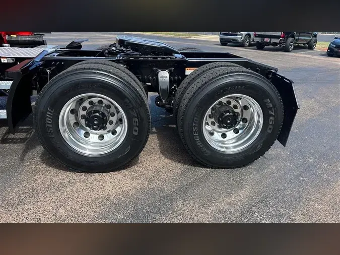 2023 FREIGHTLINER CA126