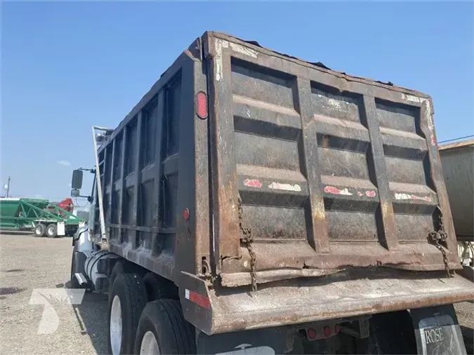 2004 VOLVO VHD64B200