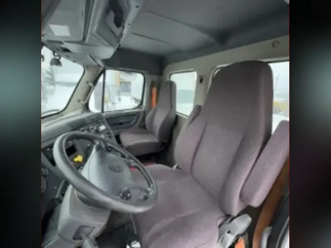 2019 FREIGHTLINER/MERCEDES CASCADIA 125