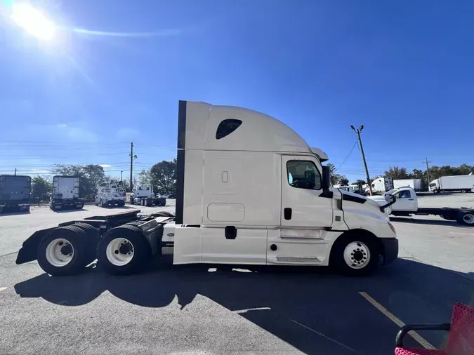 2020 Freightliner Cascadia