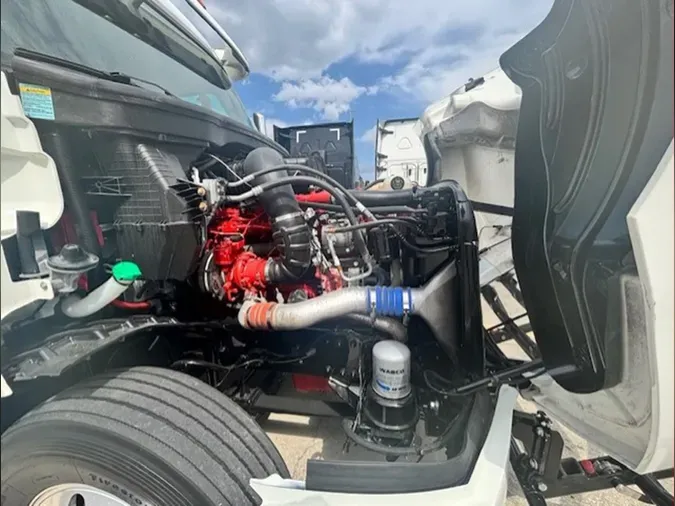 2023 Freightliner Cascadia 126