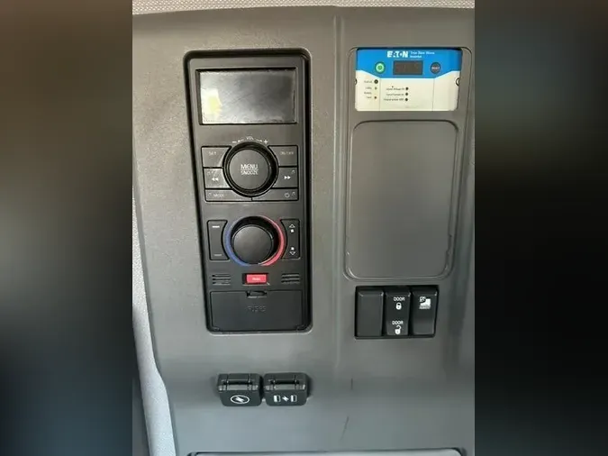 2022 Volvo VNL64T760