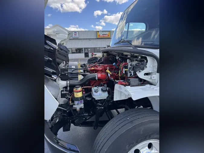 2018 Freightliner Business Class M2 106