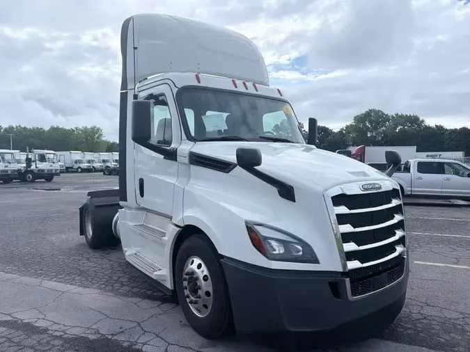2020 FREIGHTLINER/MERCEDES NEW CASCADIA 12632cc3260551a6940dd8b198ef7f6da3a