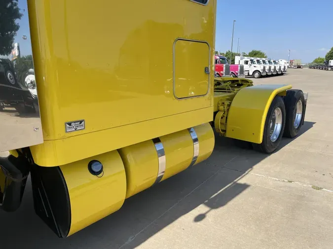 2023 Peterbilt 389