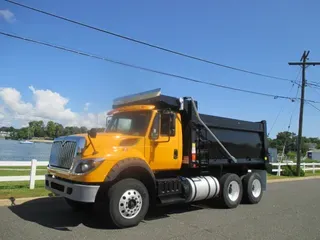 2017 INTERNATIONAL 7400 6X4