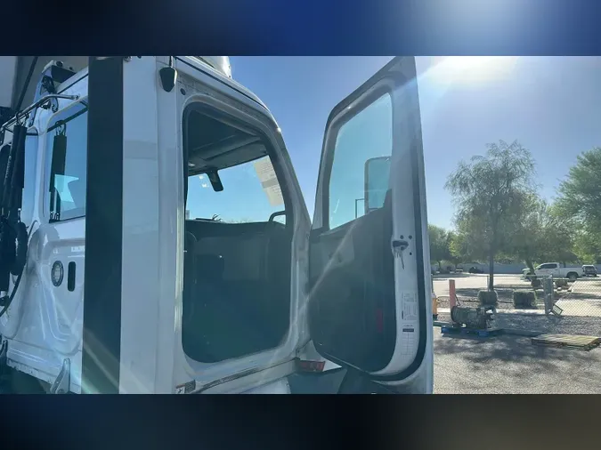 2019 Freightliner Cascadia 12632d5a64e777a56bb33284c5443154ebd