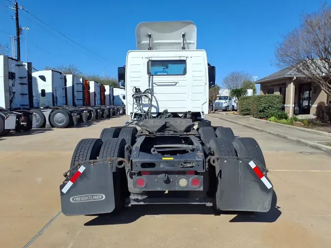 2019 VOLVO VNL64T-300