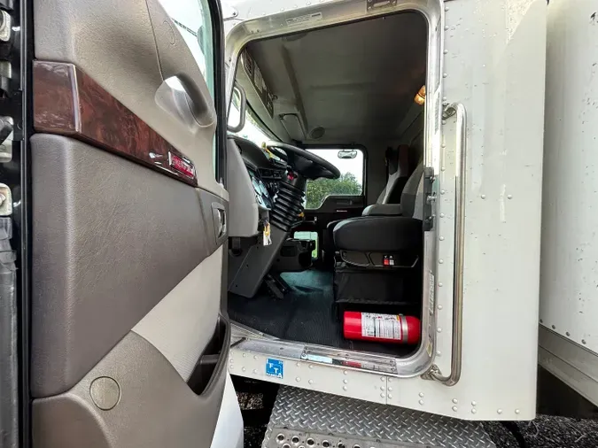 2021 Kenworth T270