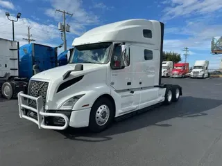 2021 VOLVO VNL64T760