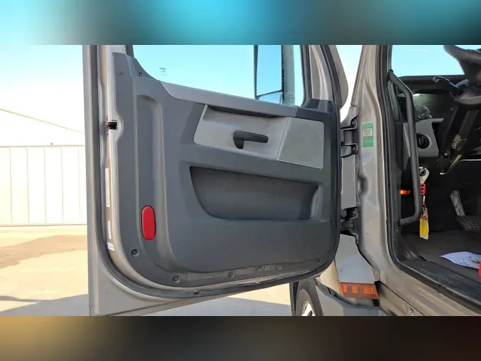 2022 Freightliner Cascadia 126