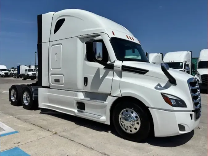2023 Freightliner Cascadia 126