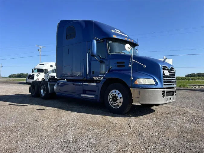 2016 Mack PINNACLE CXU613