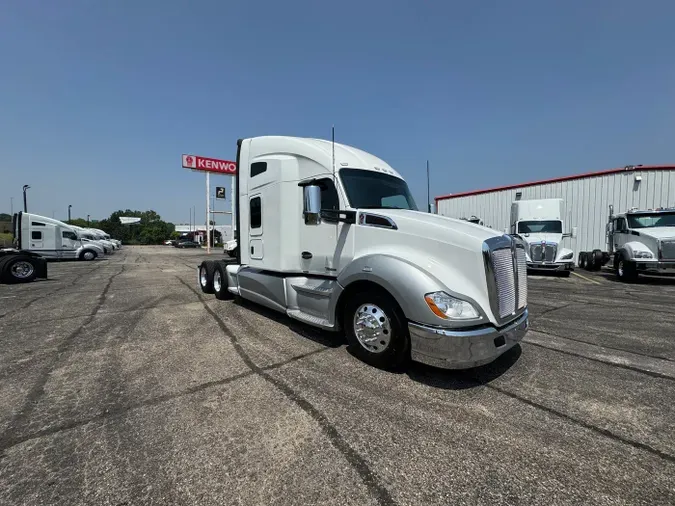 2022 Kenworth T680