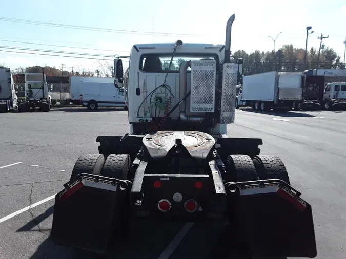 2017 FREIGHTLINER/MERCEDES M2 106